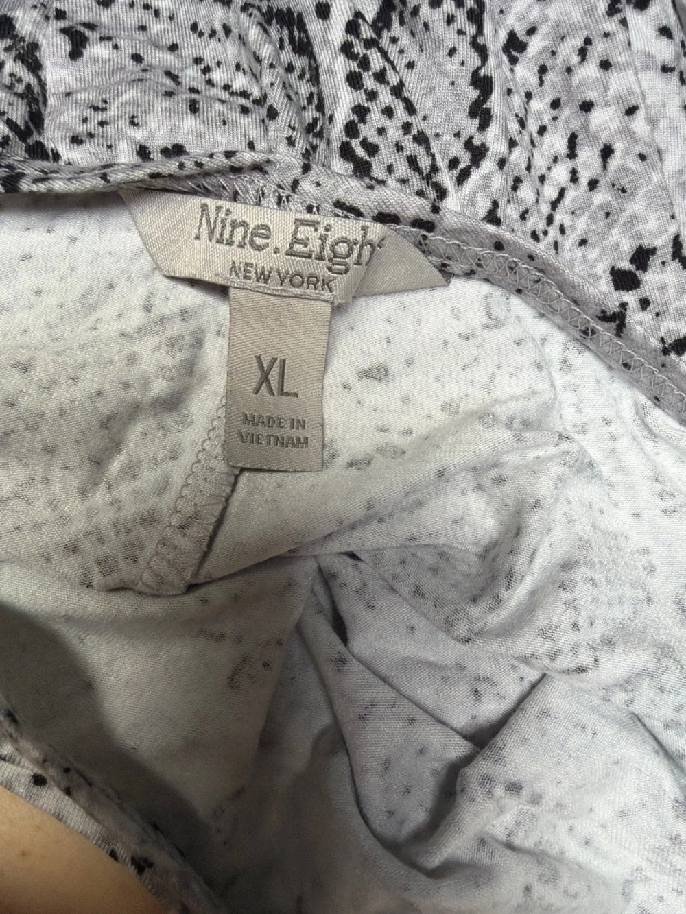 Nine. Eight New York Women’s Snakeskin Long Sleeve T-Shirt Dress Size XL NWT